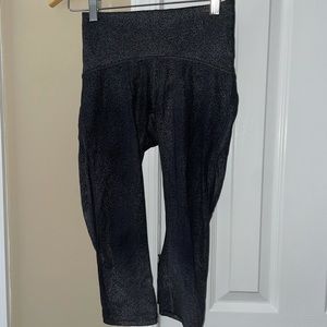 Women’s lululemon cropped leggings